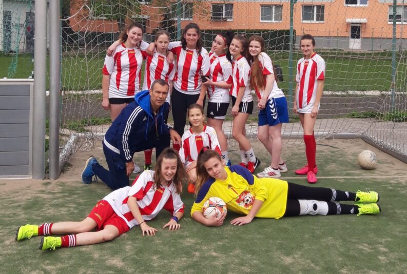 Dievčenský futbal